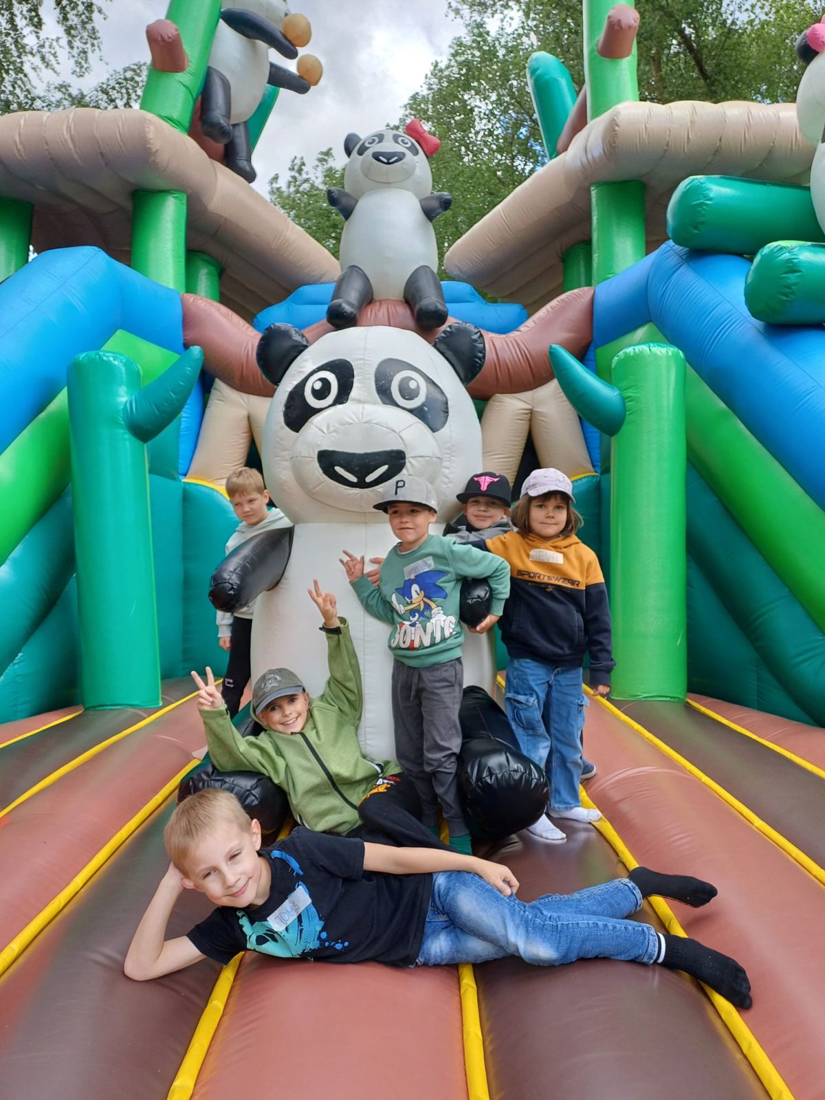 Lielā piepūšamā atrakcija Panda